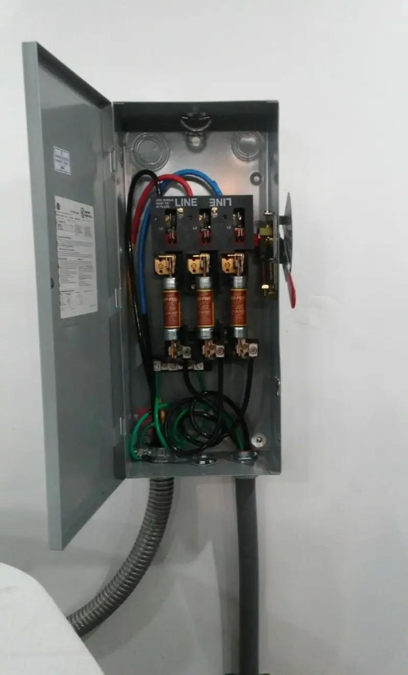 Three-phase disconnect switch installed for Smoke Detector Installation in Hawaiian Gardens